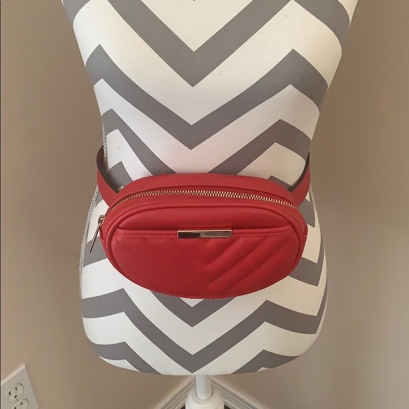 Red leather belt bag - Picture 2 of 4